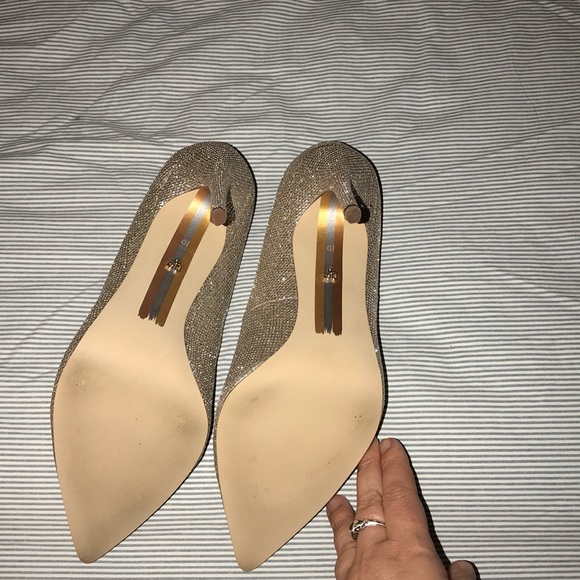 Heels - Picture 4 of 5